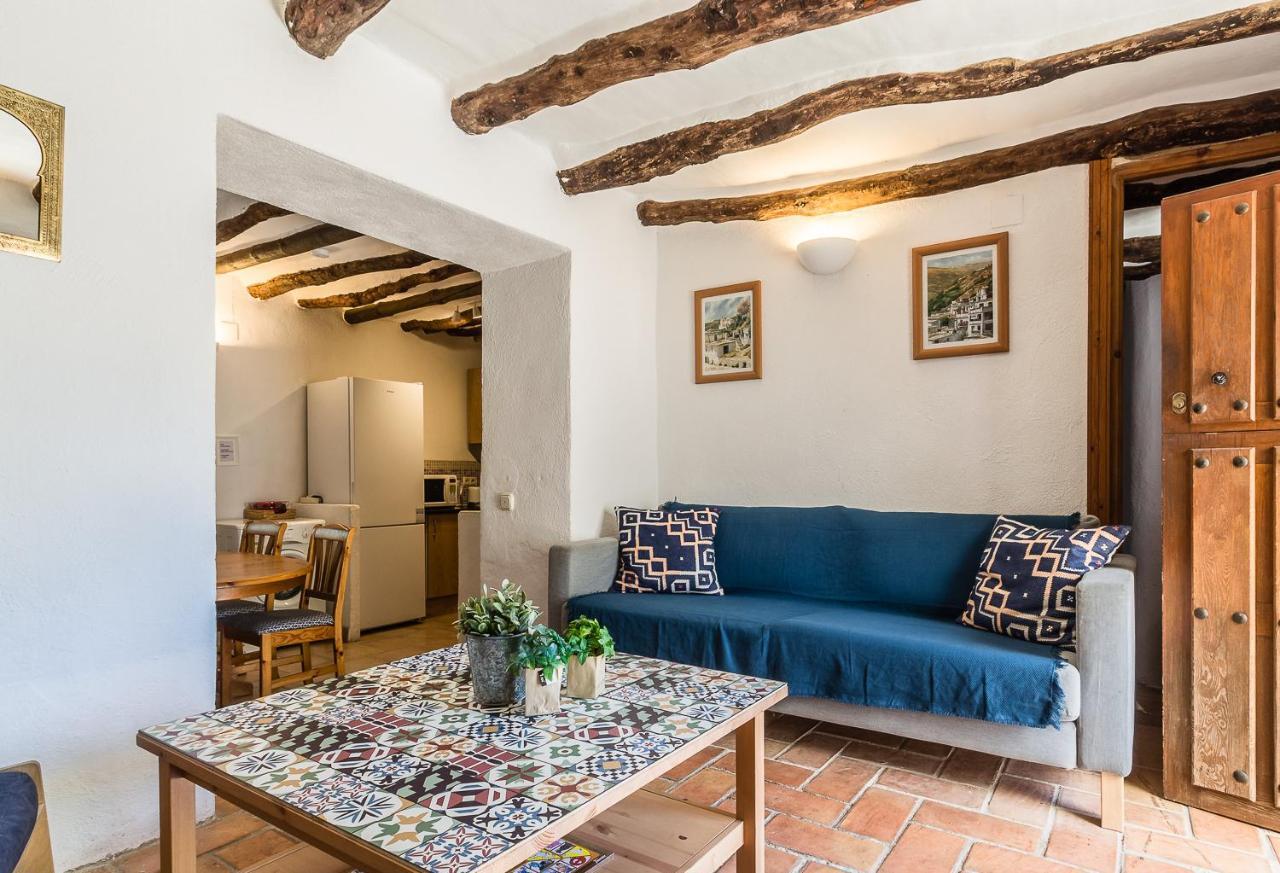 Casa Mundo - 16Th Century Traditional White Village House With Pool Pinos del Valle Eksteriør bilde